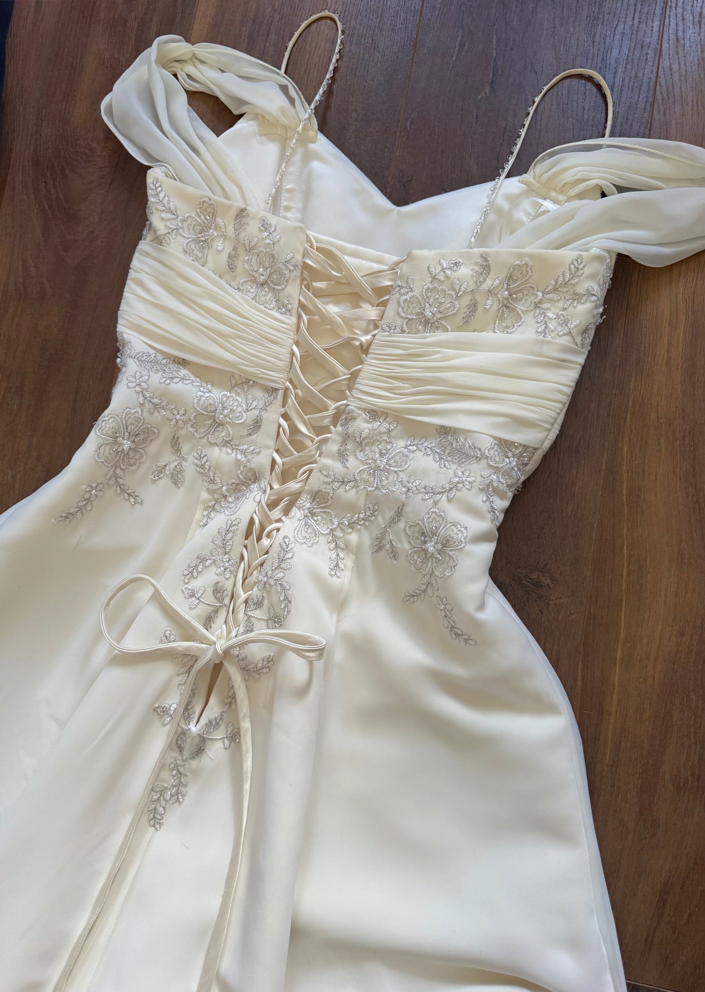 Amanda Wyatt ivory off shoulder wedding dress uk 10