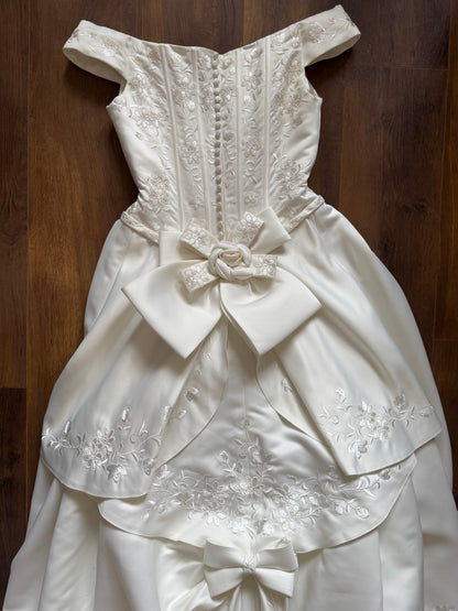 Ivory off shoulder fit & flare wedding dress uk 12
