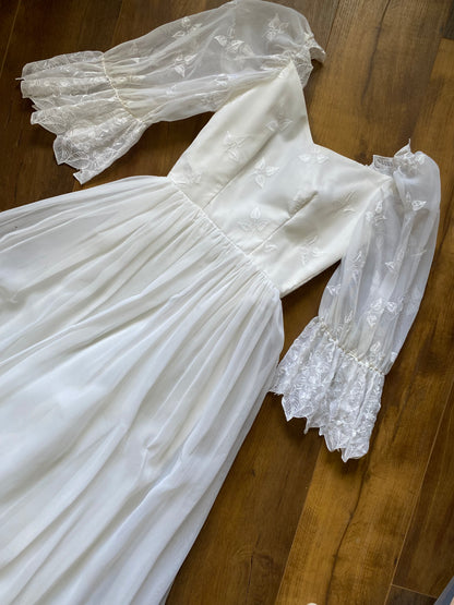 Vintage white embroidered wedding dress uk 6