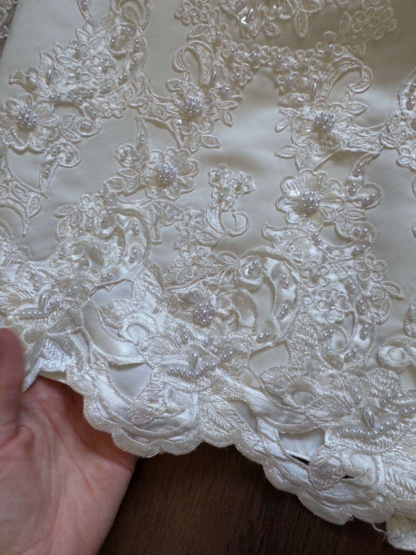 Long sleeve ivory lace wedding dress with detachable train uk 8-10