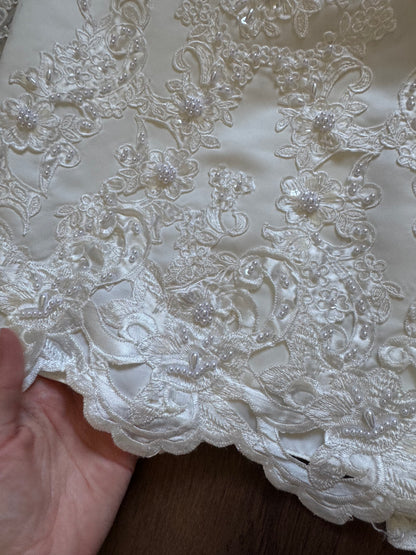 Long sleeve ivory lace wedding dress with detachable train uk 8-10