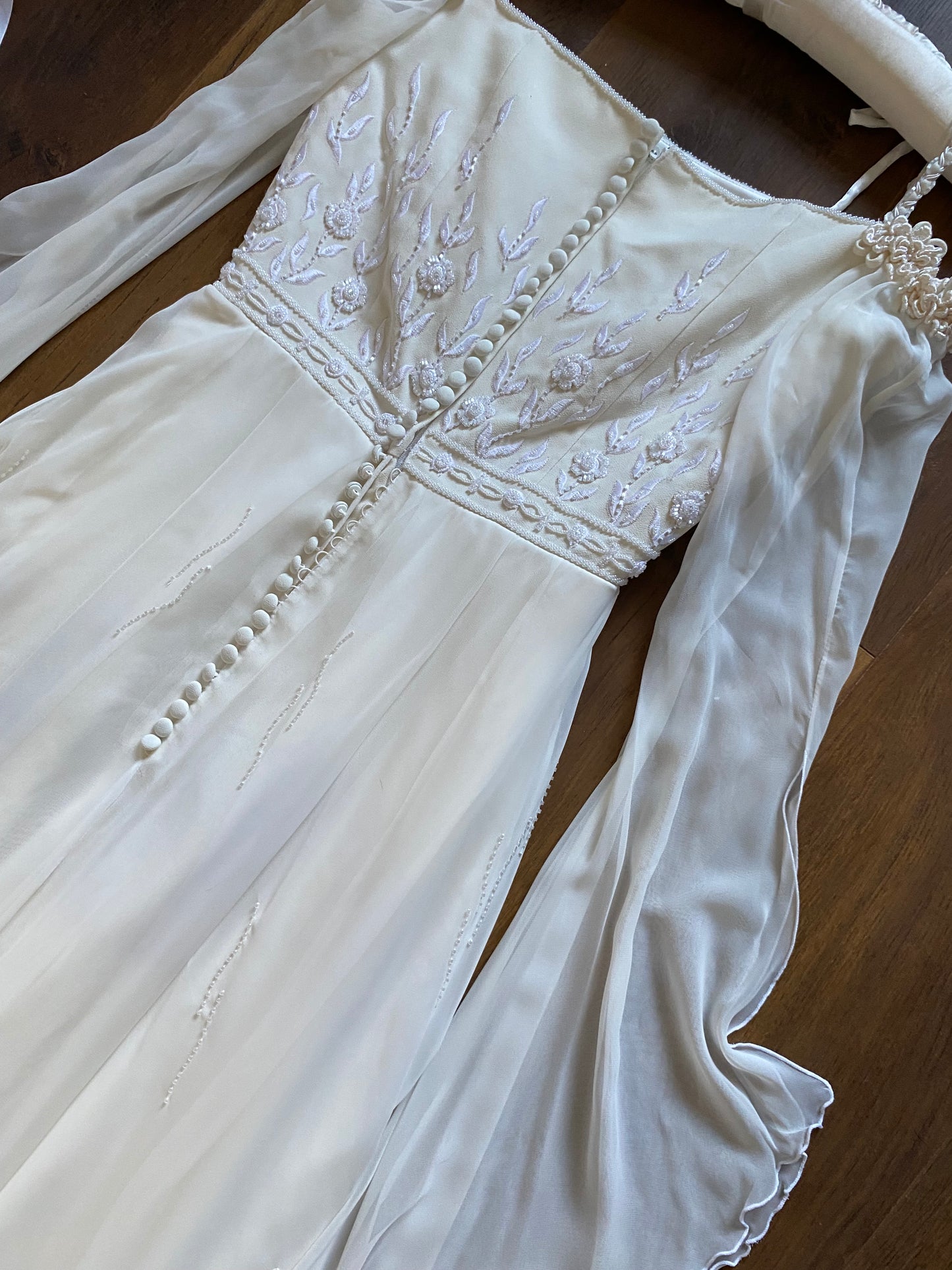 Ivory ethereal long sleeve wedding dress uk 10
