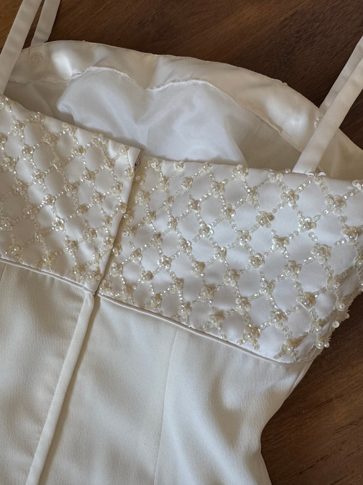 Rena Koh ivory figure hugging wedding dress & shawl uk 8-10