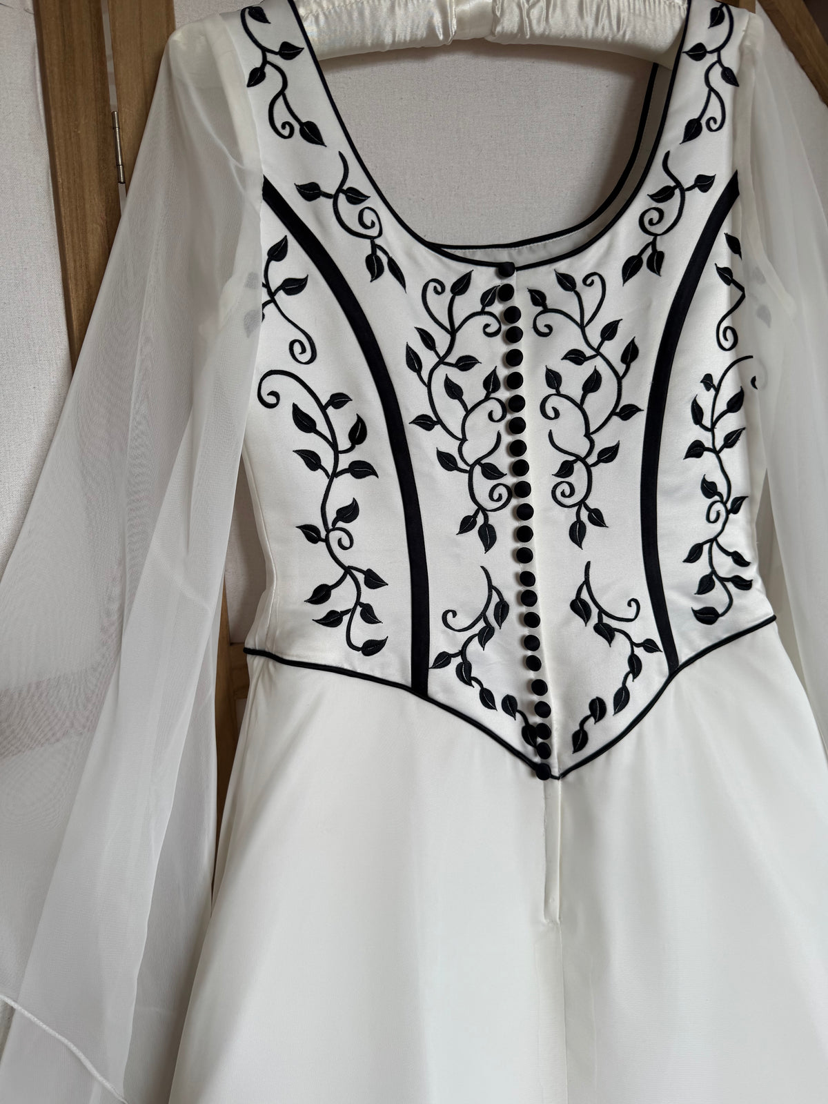 Sincerity ivory long sleeve wedding dress uk 12