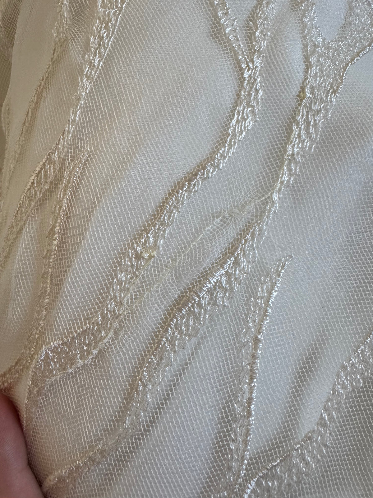 Warm ivory lace fishtail wedding dress uk 10