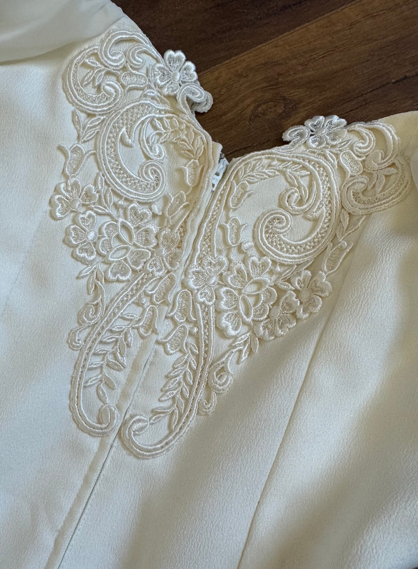 Ivory off shoulder wedding dress with detachable train uk 12