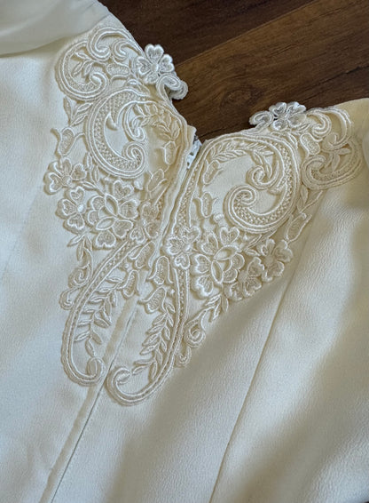 Ivory off shoulder wedding dress with detachable train uk 12