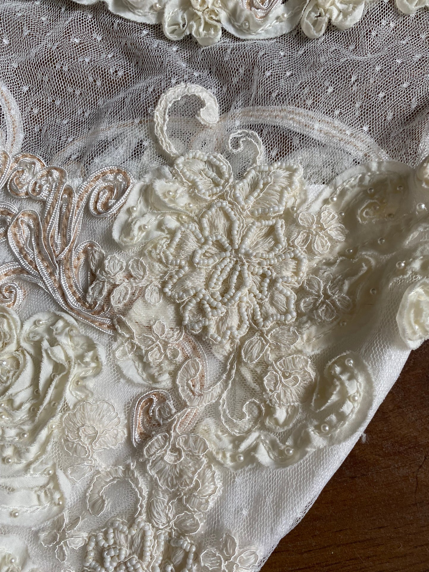 Off white lace stretch wedding dress UK 10