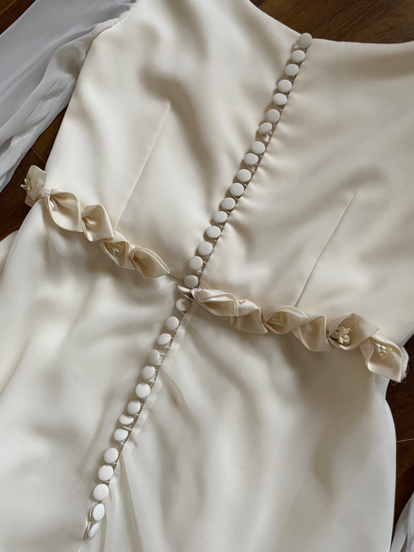 Ivory ethereal long sleeve wedding dress uk 10