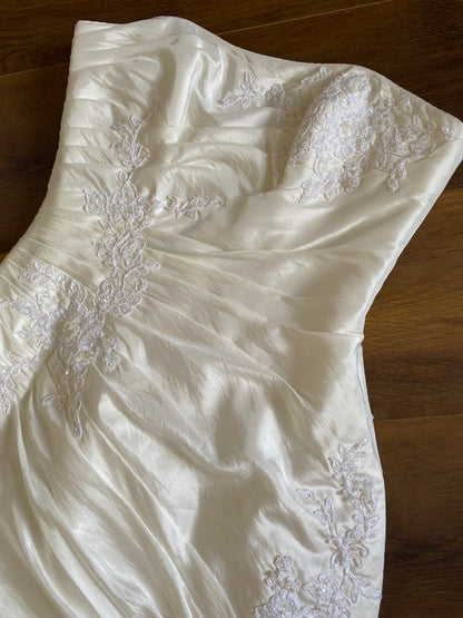 Maggie Sottero ivory strapless wedding gown uk 10