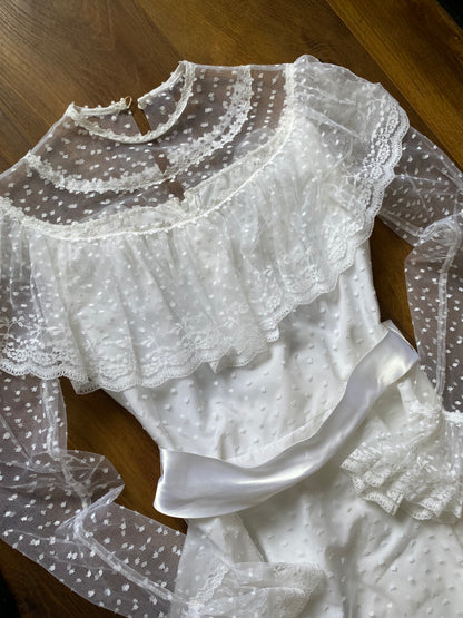White 70s lace long sleeve wedding dress UK 10