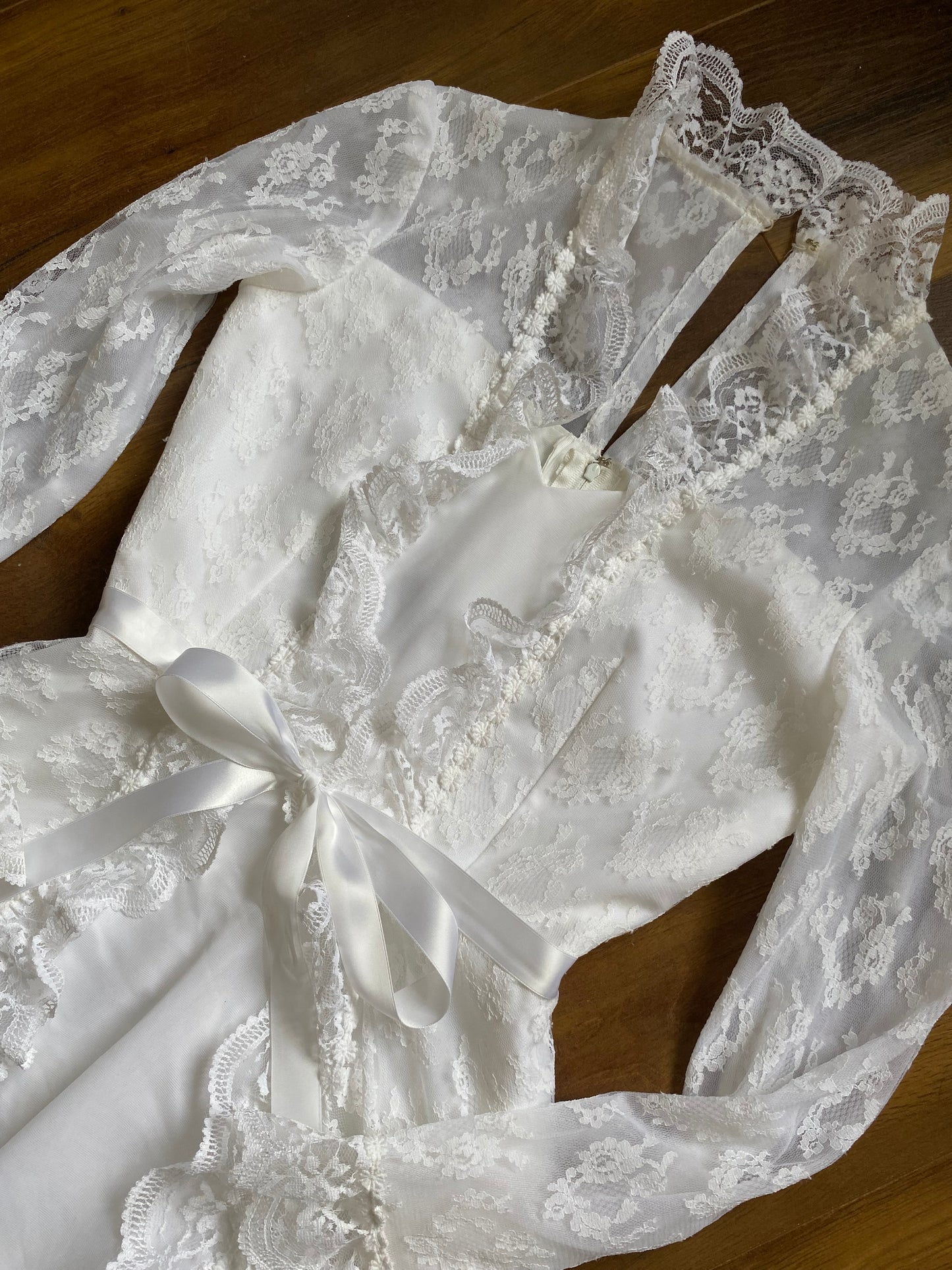 White lace long sleeve wedding dress UK 8