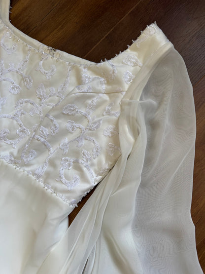 Amanda Wyatt 90s ivory long sleeve ethereal wedding dress uk 18