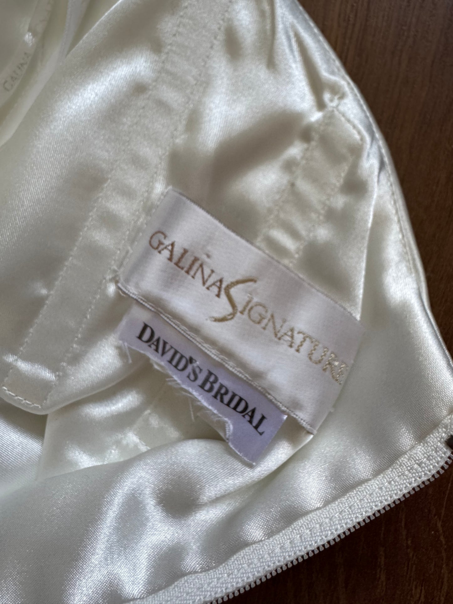 Ivory satin halter-neck wedding dress uk 10-12