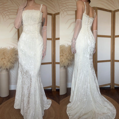 Ivory crinkled velvet wedding dress uk 10-12