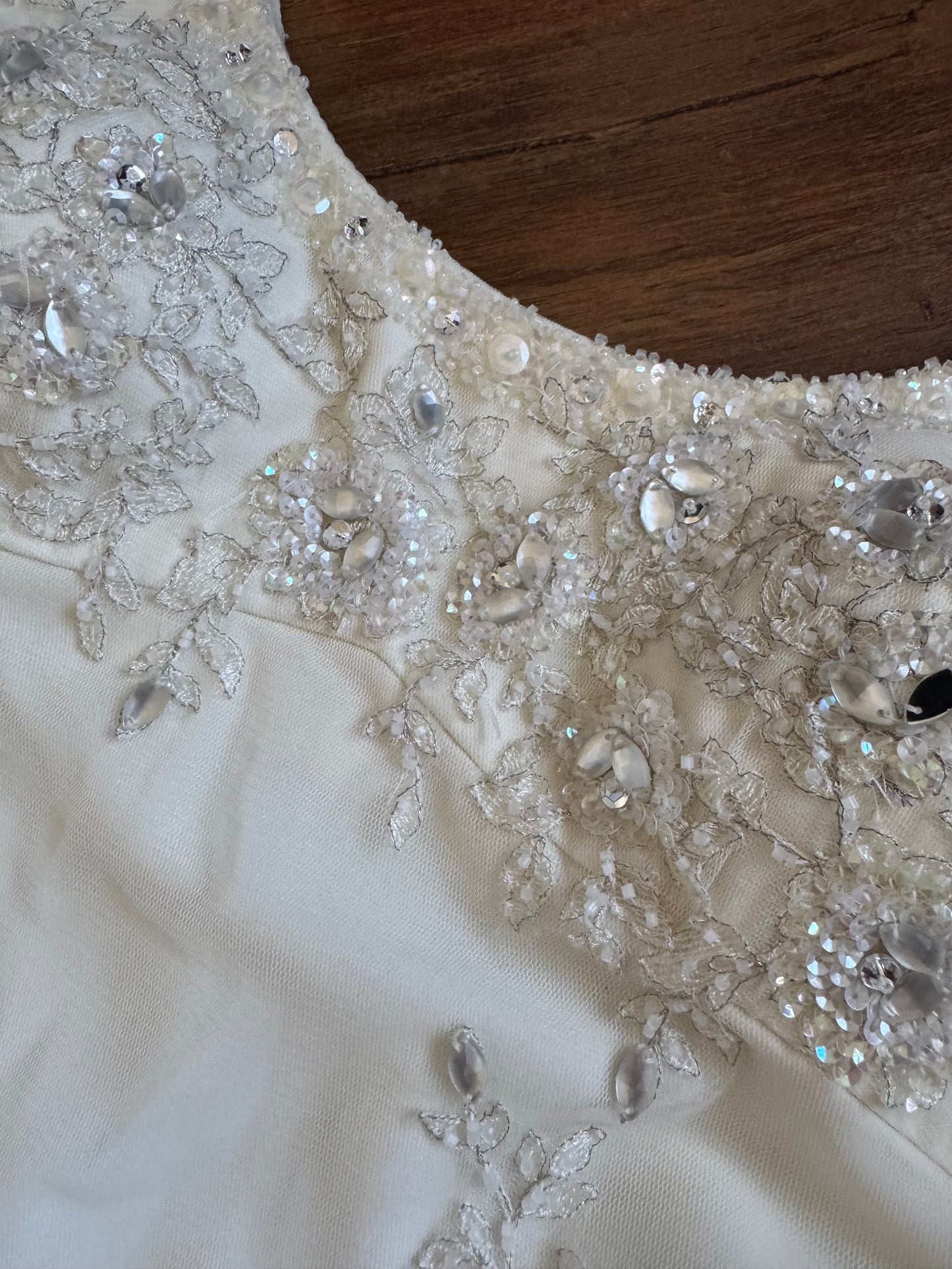 Beautiful ivory floaty wedding dress uk 12