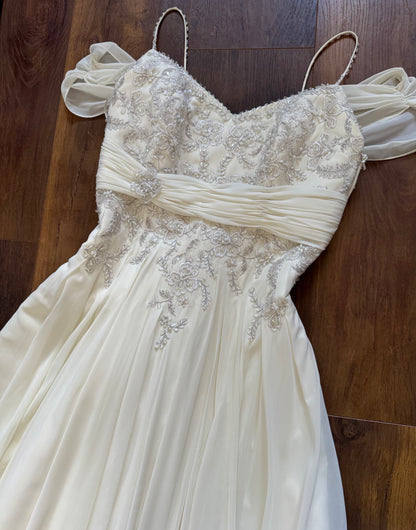 Amanda Wyatt ivory off shoulder wedding dress uk 10