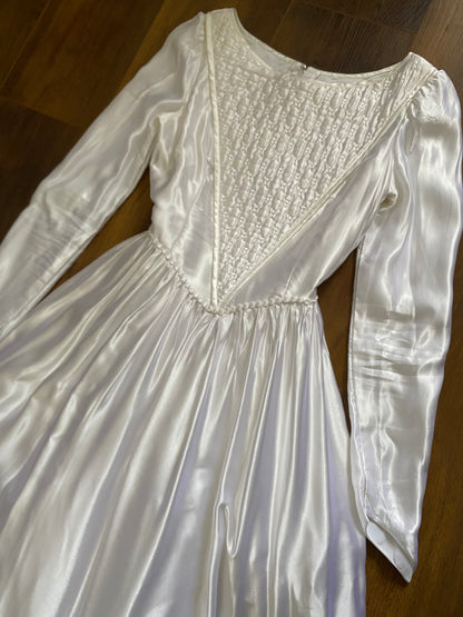 White satin long sleeve vintage wedding dress uk 8