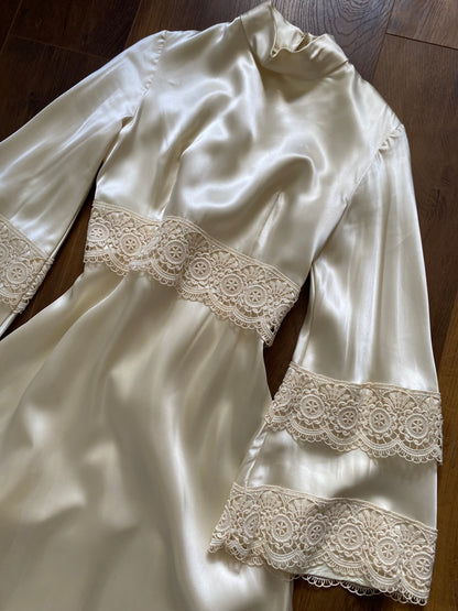 Ivory luxury satin long sleeve 70s wedding dress uk 12