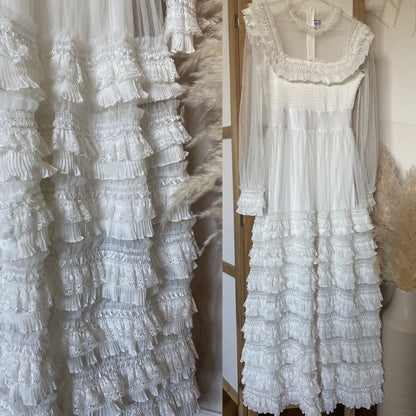 White frilly long sleeve lace wedding dress uk S/8-10