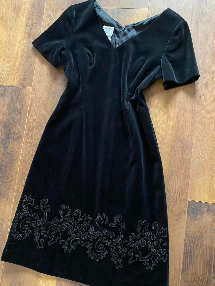Vintage Laura Ashley black velvet short sleeve dress uk 10