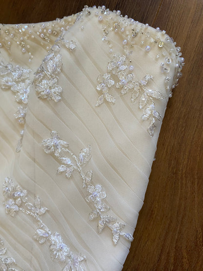Ivory lace strapless couture wedding dress uk 8-10