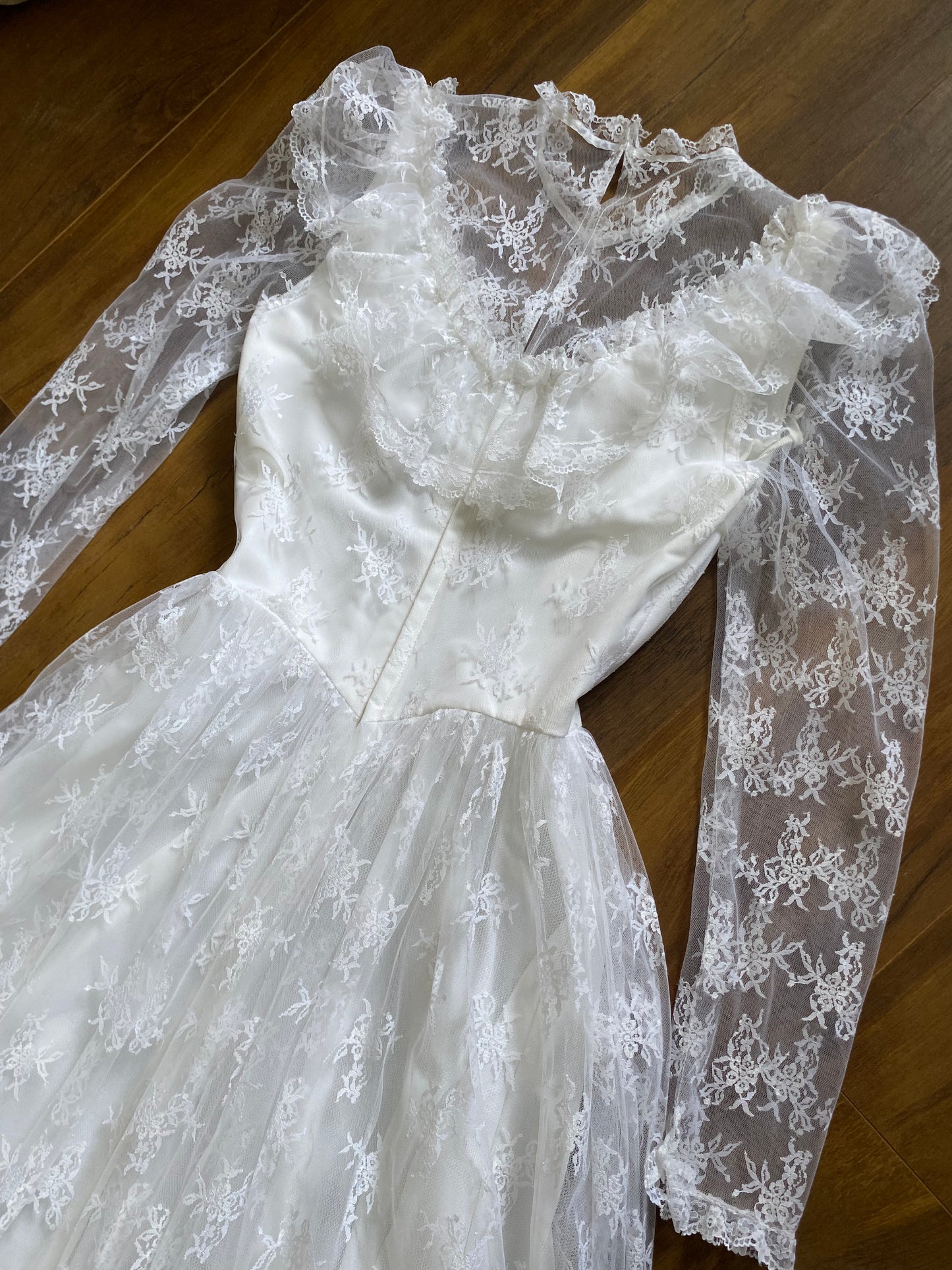 White lace long sleeve 70s wedding dress uk 10