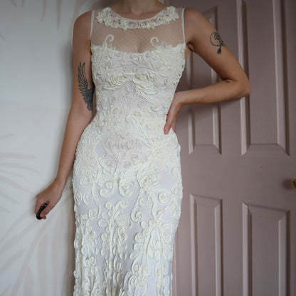 Off white lace stretch wedding dress UK 10
