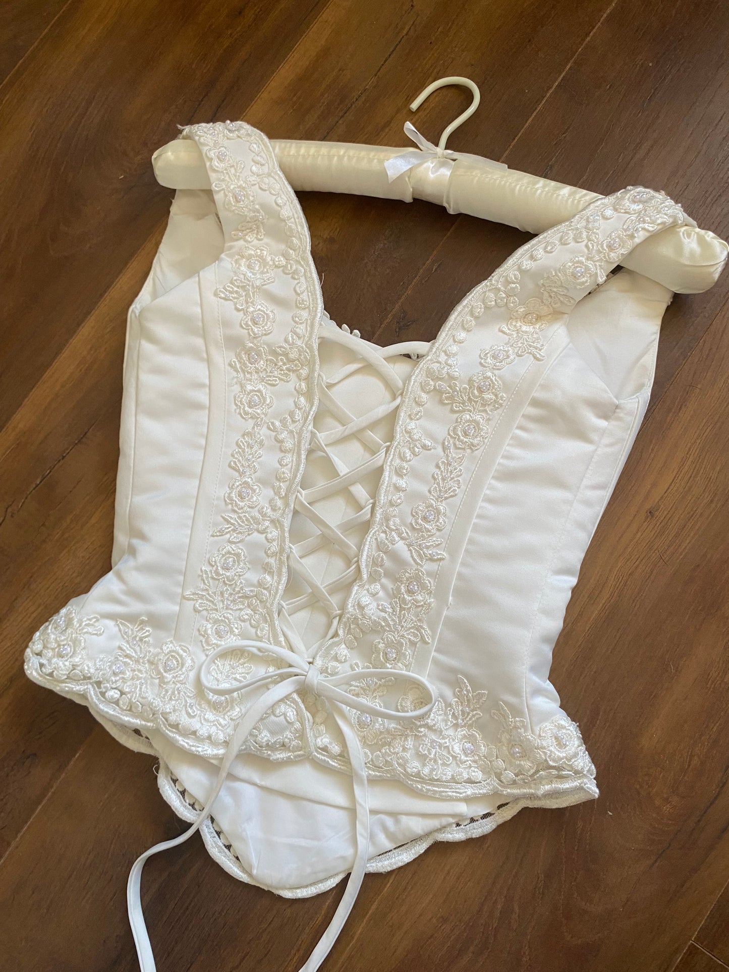 White Sincerity 2-piece corset & skirt wedding set uk 8-10