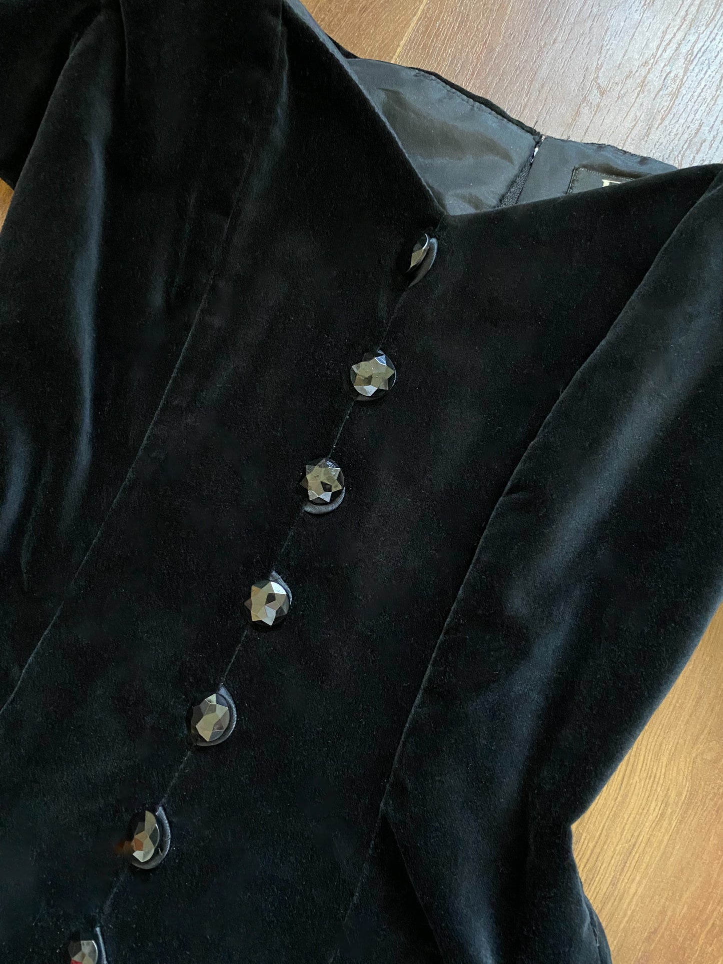 Debut black velvet cold shoulder evening dress & shawl uk 12