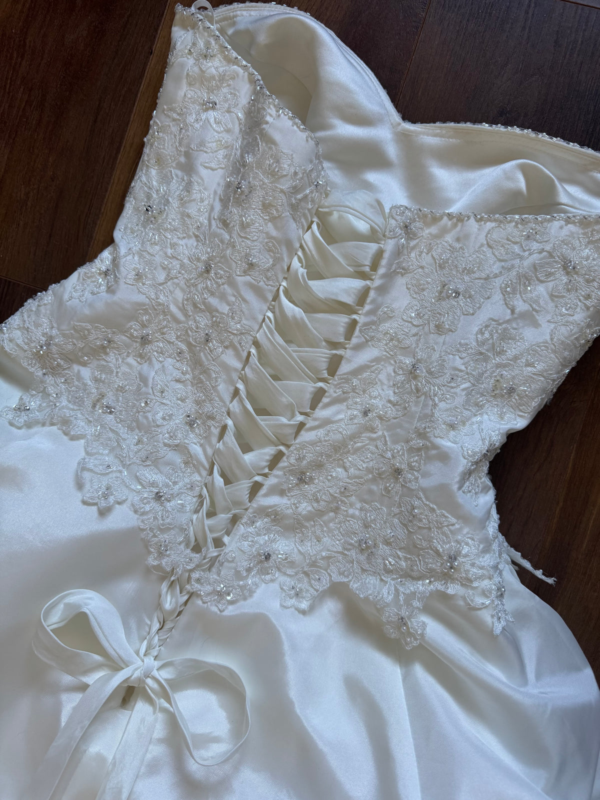 Warm ivory strapless a-line wedding dress uk 12