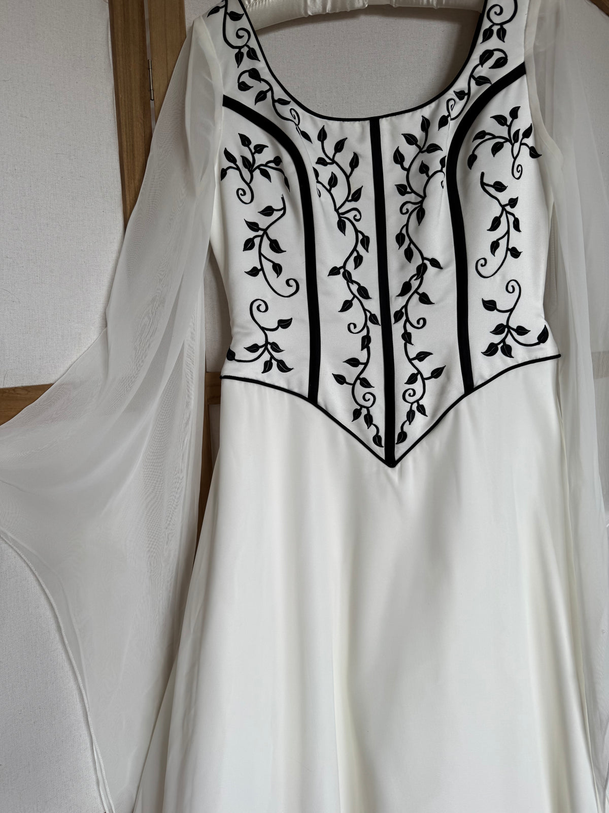 Sincerity ivory long sleeve wedding dress uk 12