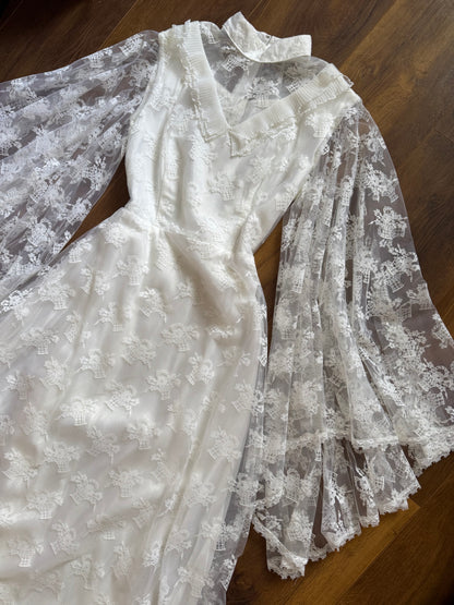 White lace flared sleeve wedding dress uk 8