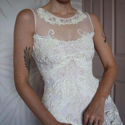 Off white lace stretch wedding dress UK 10