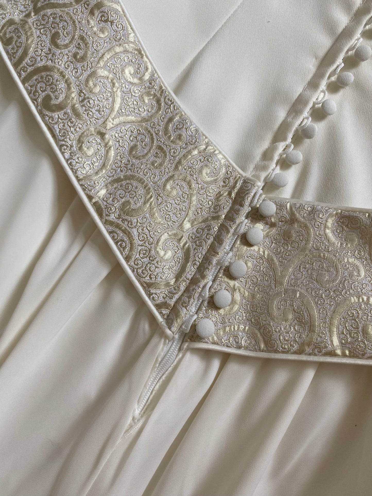 Ivory long sleeve medieval inspired wedding dress uk 10