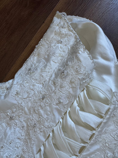 Warm ivory strapless a-line wedding dress uk 12