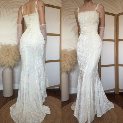 Ivory crinkled velvet wedding dress uk 10-12