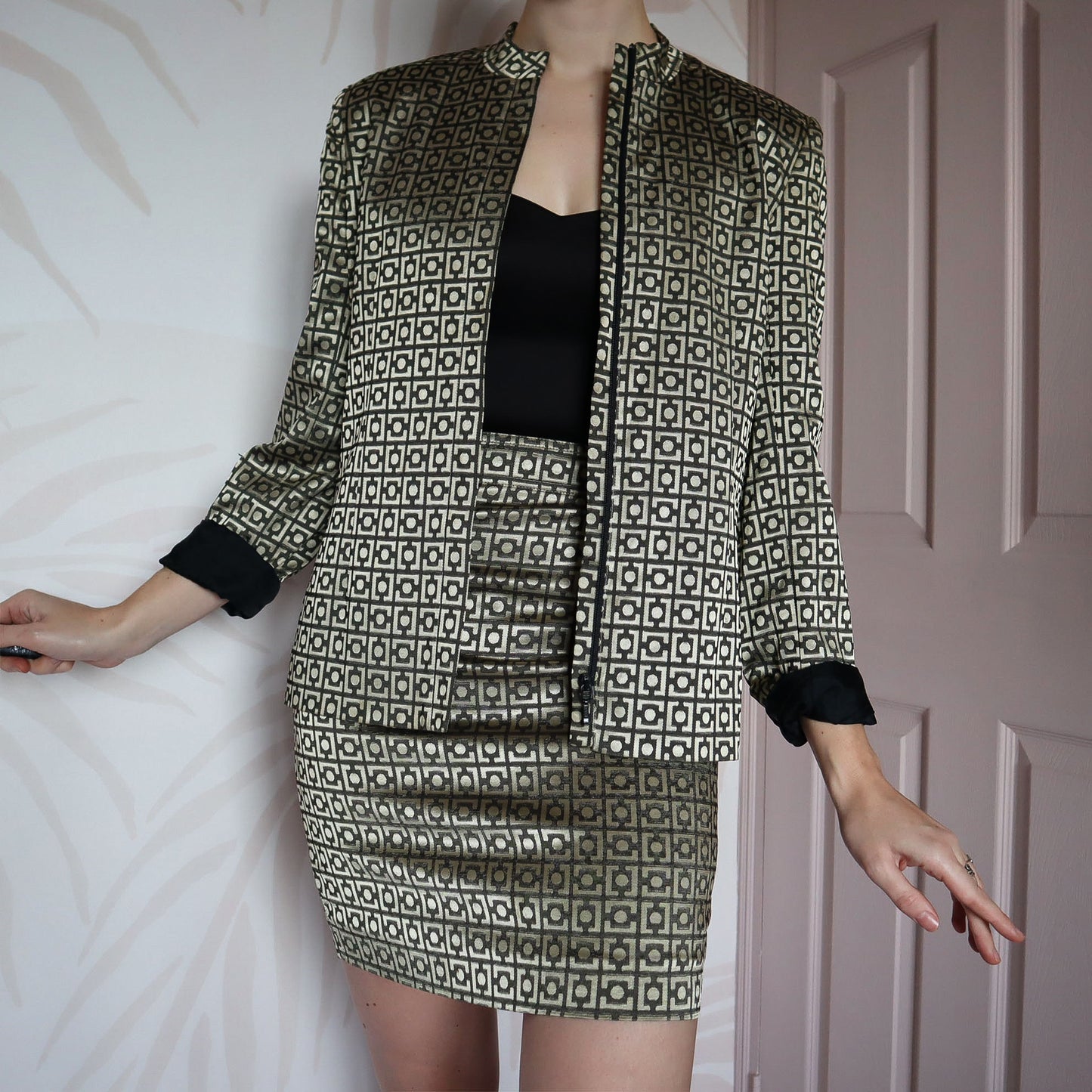 Gold print 2-piece skirt/jacket suit set UK 10