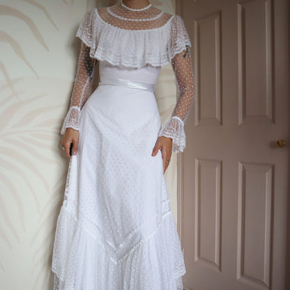 White 70s lace long sleeve wedding dress UK 10