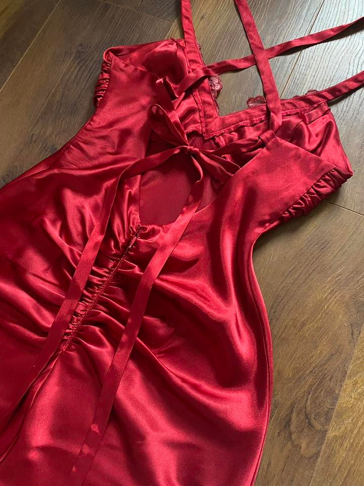 Niki Livas red satin prom dress uk 10