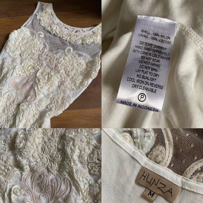 Off white lace stretch wedding dress UK 10