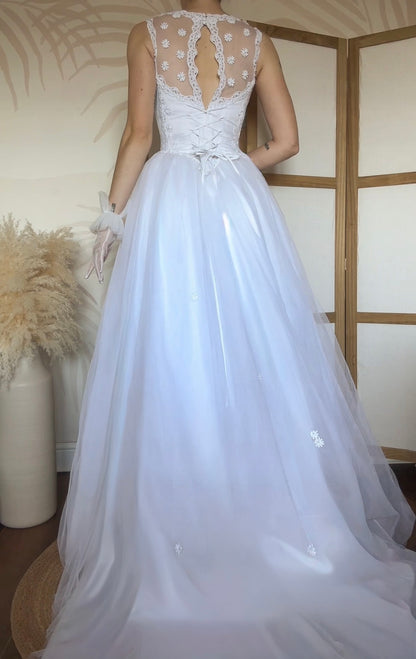 Bright white fit & flare wedding dress uk 10