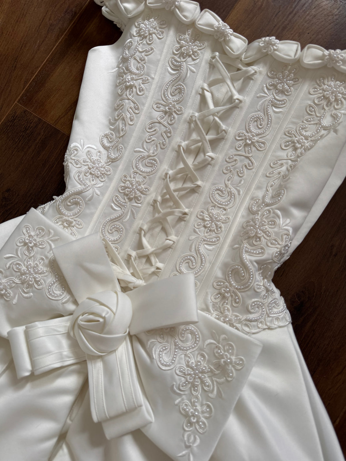 Ivory off shoulder 80s wedding dress uk 8-10 & uk 10-12 (shorter) available