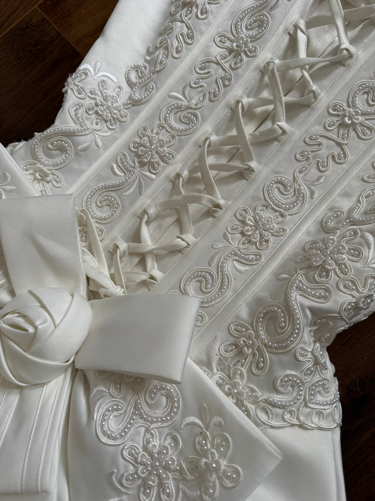 Ivory off shoulder 80s wedding dress uk 8-10 & uk 10-12 (shorter) available
