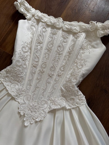 Ivory off shoulder 80s wedding dress uk 8-10 & uk 10-12 (shorter) available