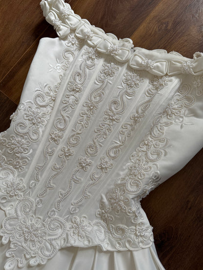 Ivory off shoulder 80s wedding dress uk 8-10 & uk 10-12 (shorter) available