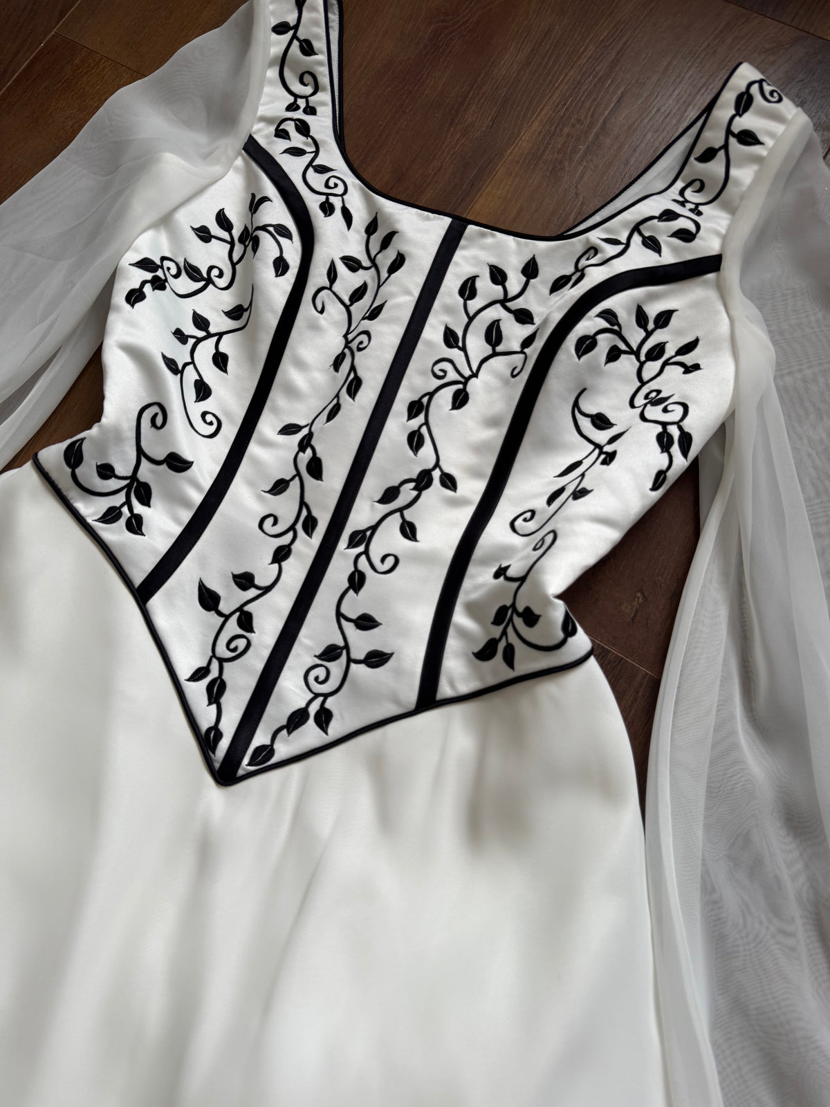 Sincerity ivory long sleeve wedding dress uk 12-14