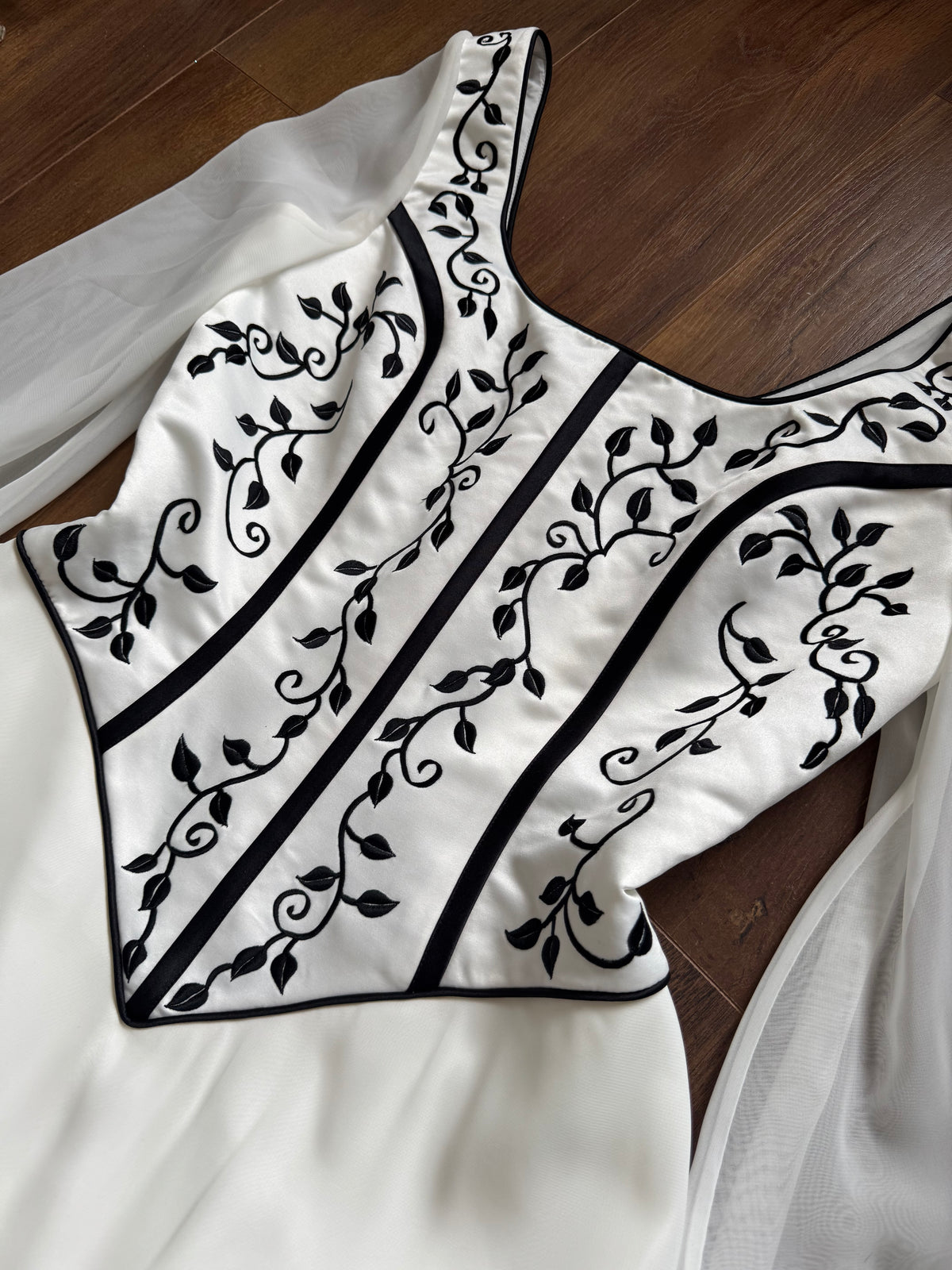 Sincerity ivory long sleeve wedding dress uk 12-14