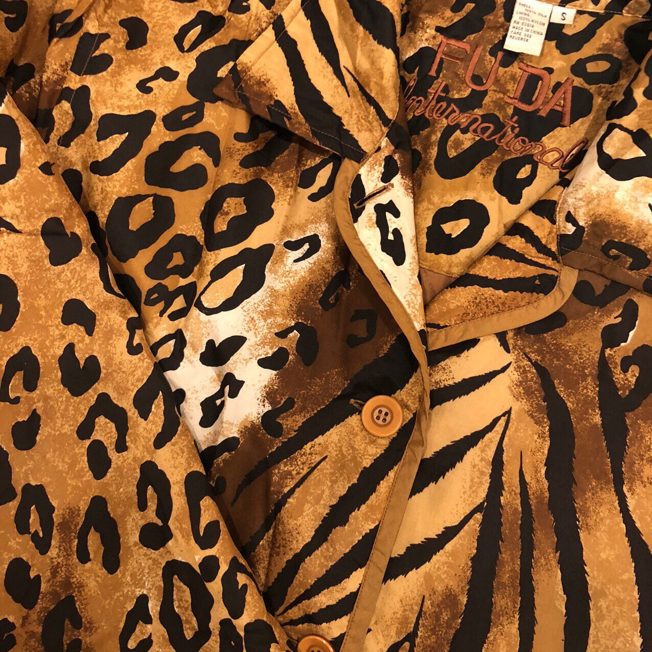 Super cool vintage leopard print 100% silk light jacket UK L