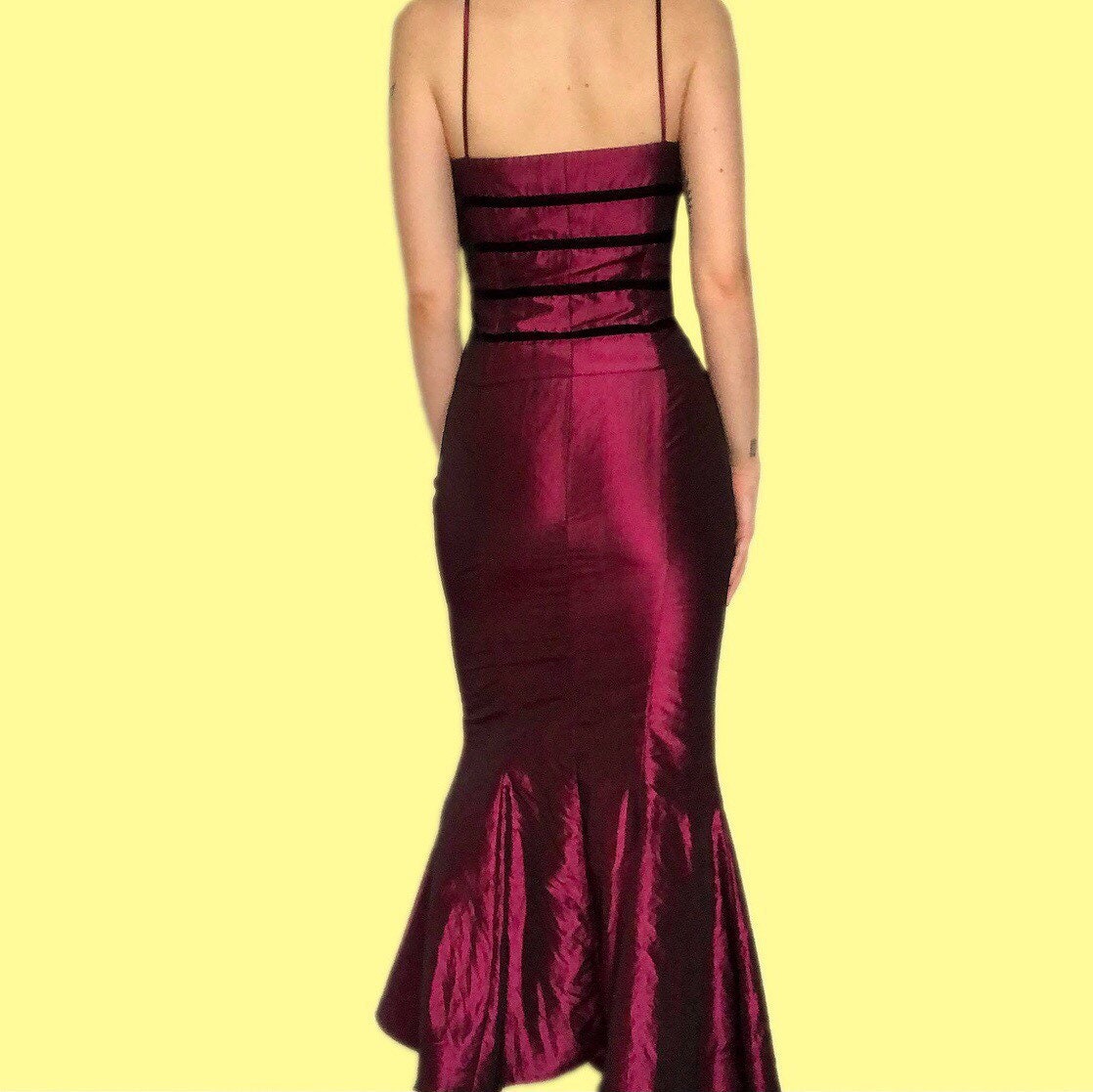 Stunning vintage John Charles maroon satin 2 piece skirt/top UK 14